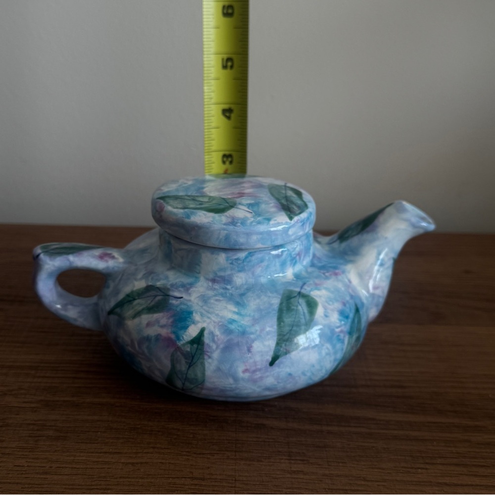 Handcrafted Ceramic Teapot with Leaf Design - Picture 6 of 7